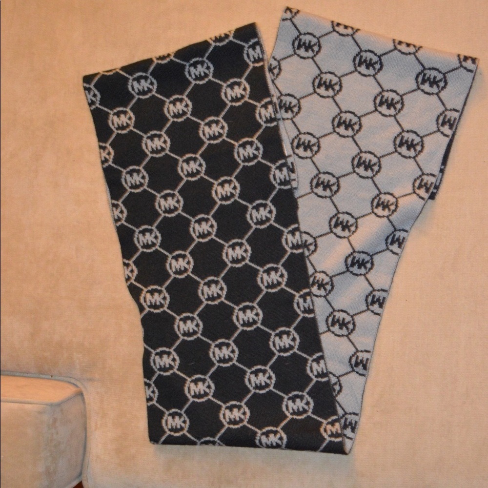 Michale Kors scarf